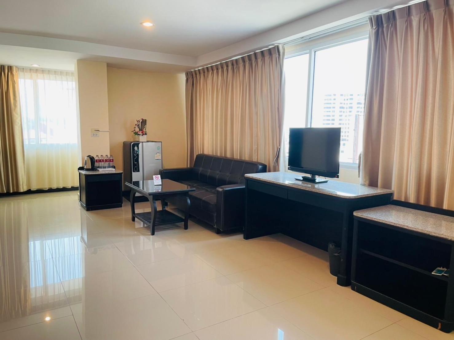 The Grand Day Night Pattaya Exterior foto