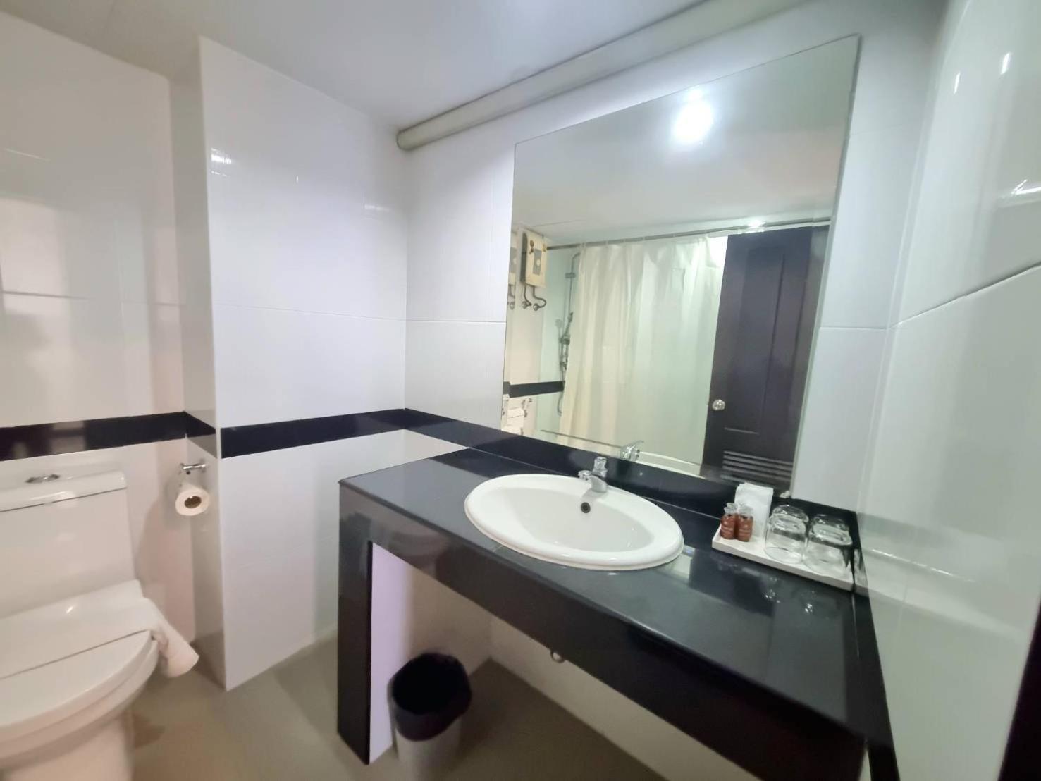 The Grand Day Night Pattaya Exterior foto