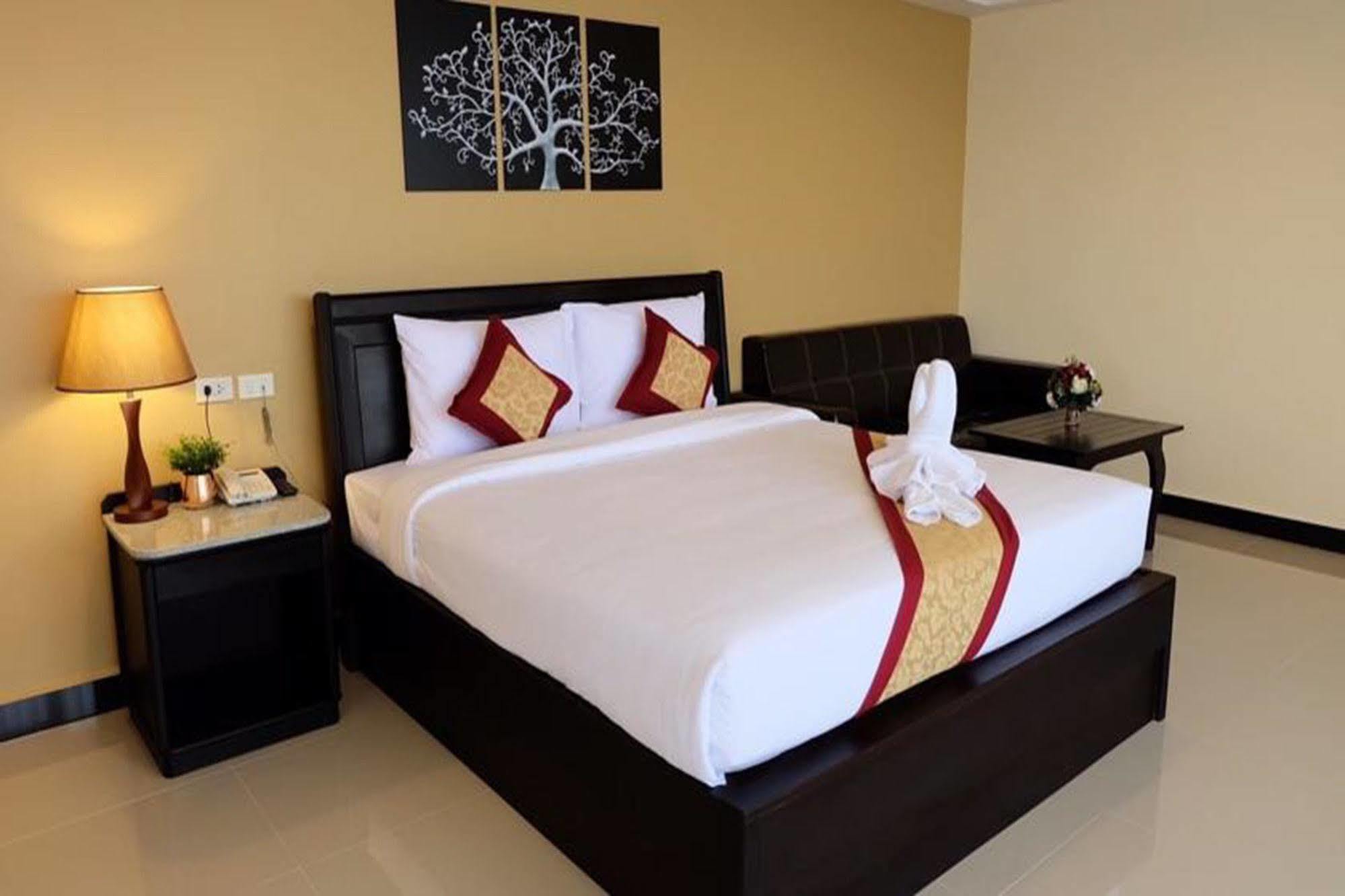 The Grand Day Night Pattaya Exterior foto