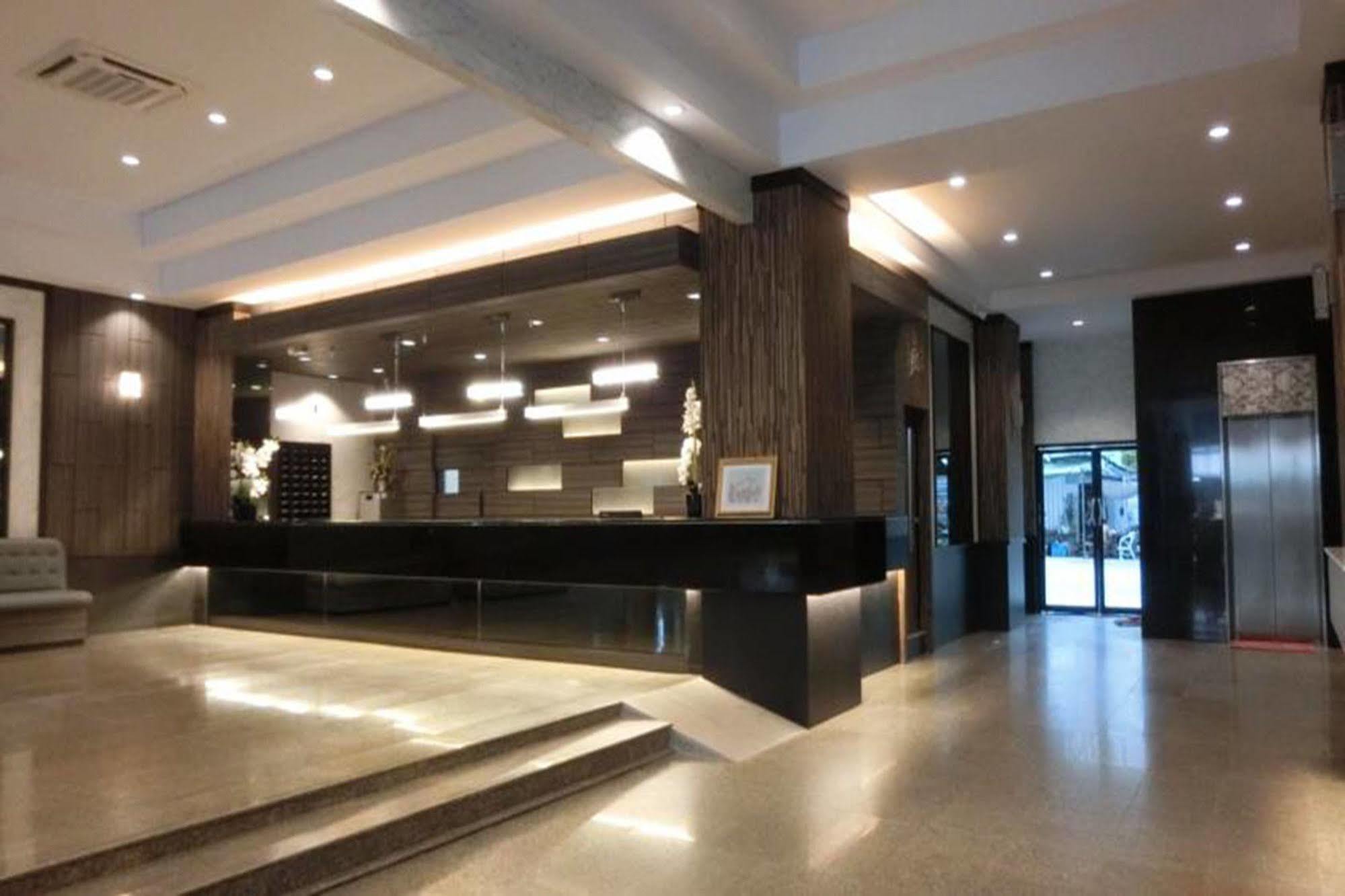The Grand Day Night Pattaya Exterior foto