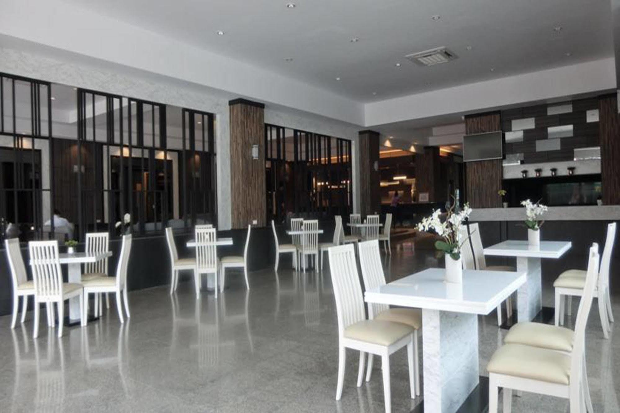 The Grand Day Night Pattaya Exterior foto